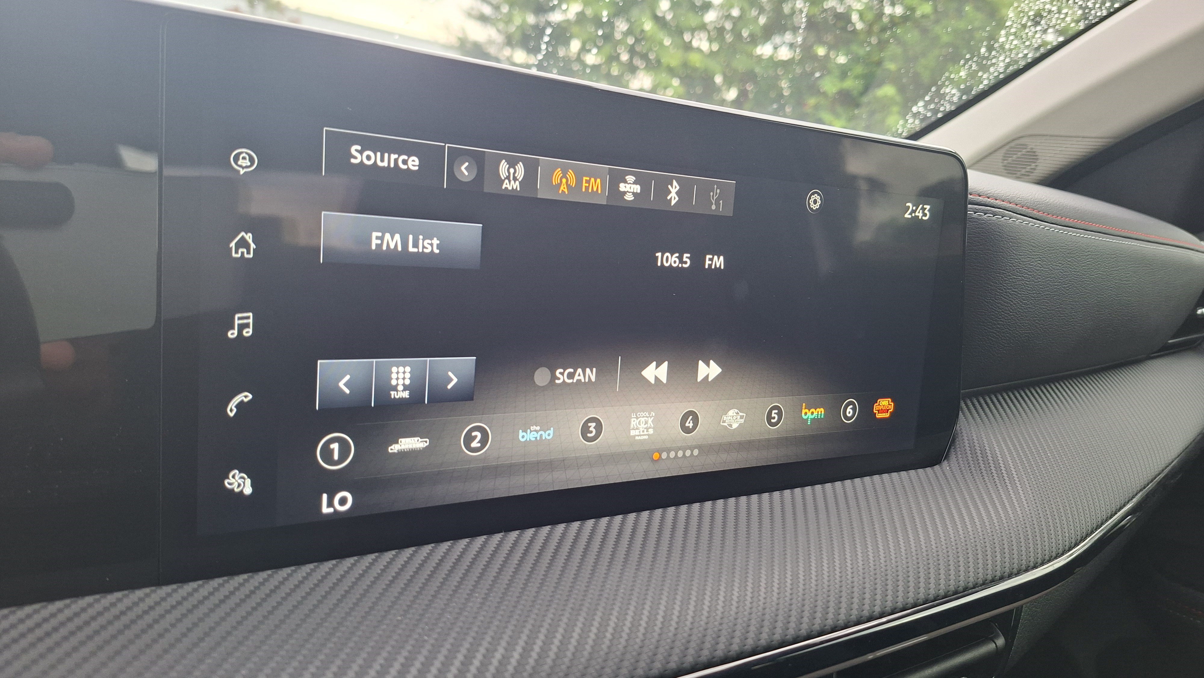 Used 2025 Nissan Kicks SR FWD image 14