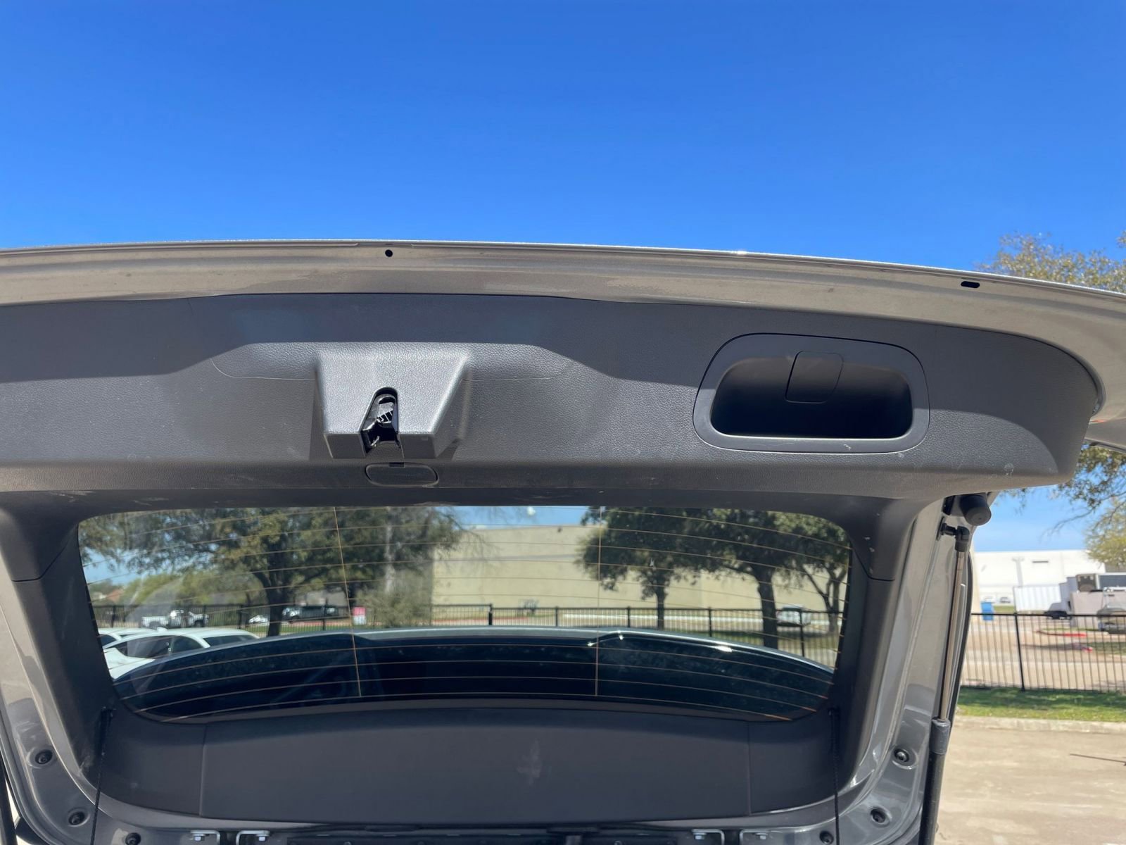 Used 2025 Chevrolet Trax LT w/ LT Convenience Package image 24