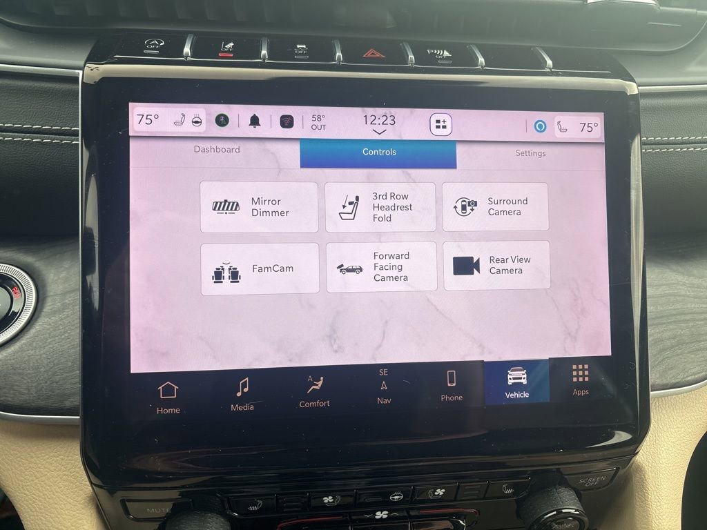 Used 2024 Jeep Grand Cherokee L Limited w/ Luxury Tech Group II image 13