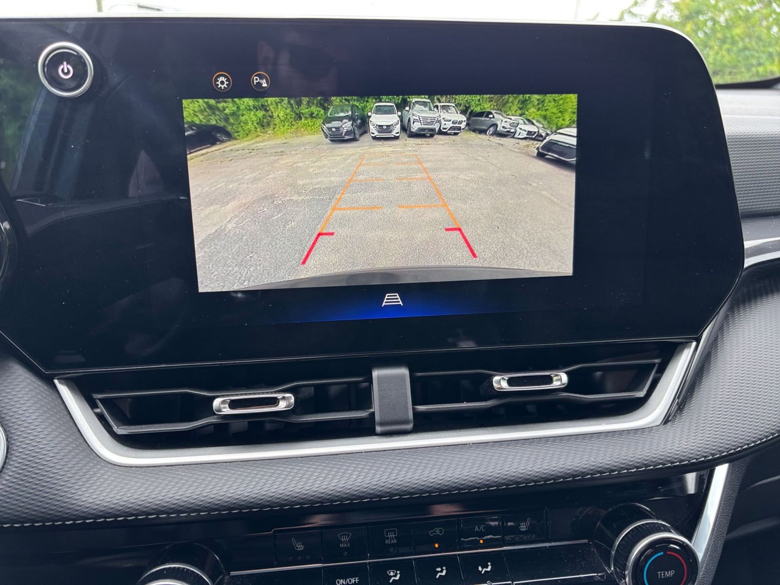 Used 2025 Chevrolet Equinox LT FWD image 22