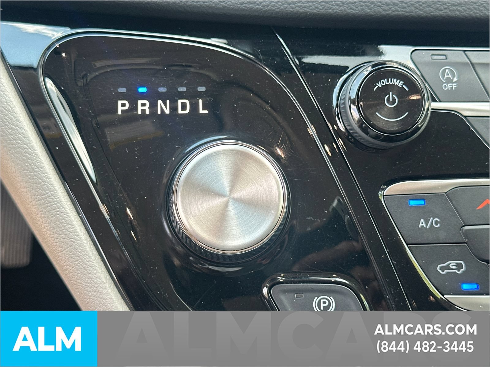 Used 2023 Chrysler Pacifica Touring-L FWD image 35