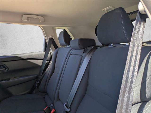 Used 2025 Nissan Rogue S image 18