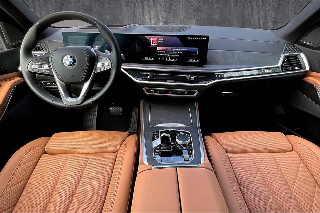 Used 2026 BMW X5 xDrive50e w/ Climate Comfort Package image 7