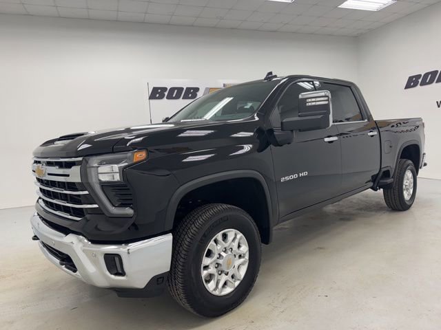 Used 2025 Chevrolet Silverado 2500 LTZ w/ LTZ Plus Package AWD/4WD image 1