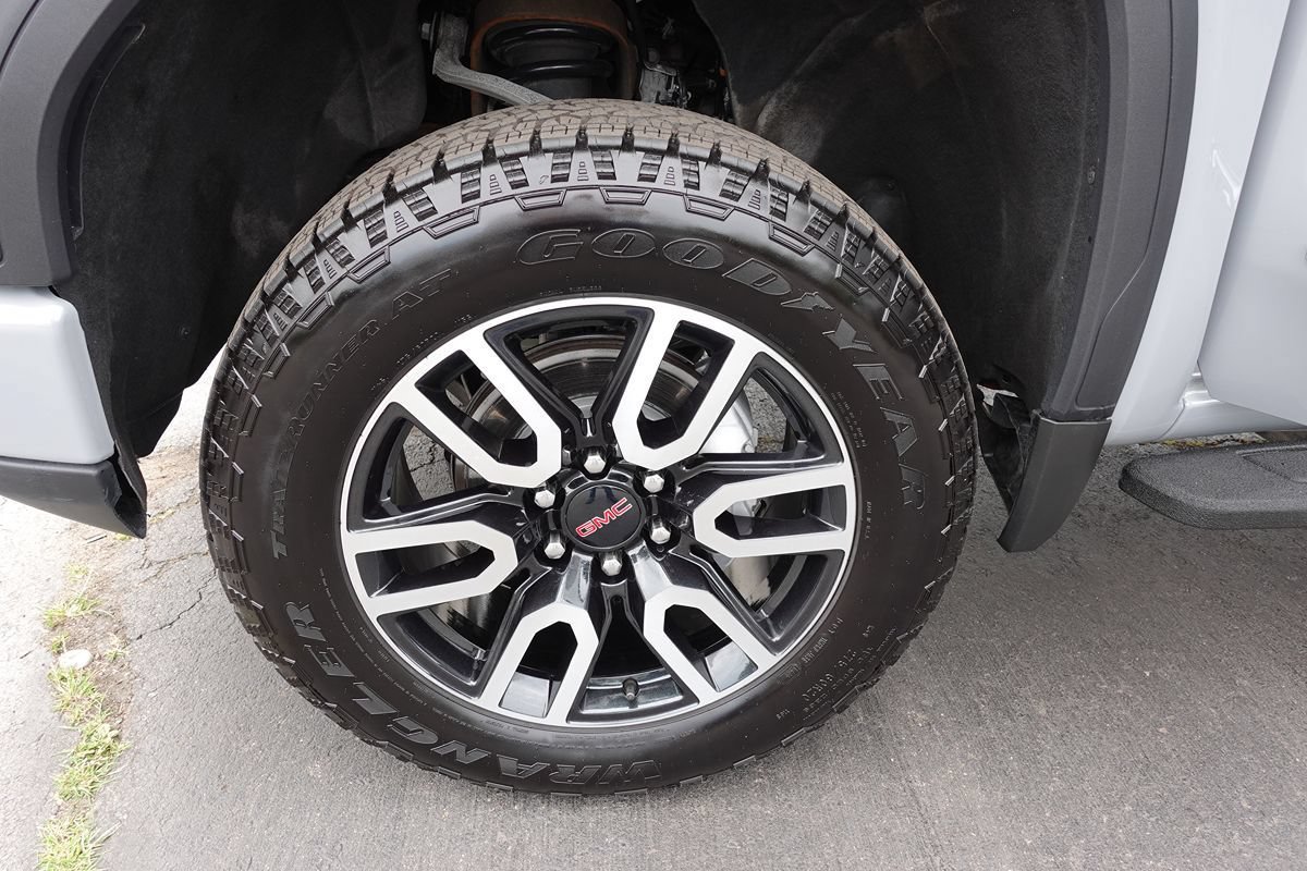 Used 2025 GMC Sierra 1500 AT4 w/ Technology Package AWD/4WD image 70