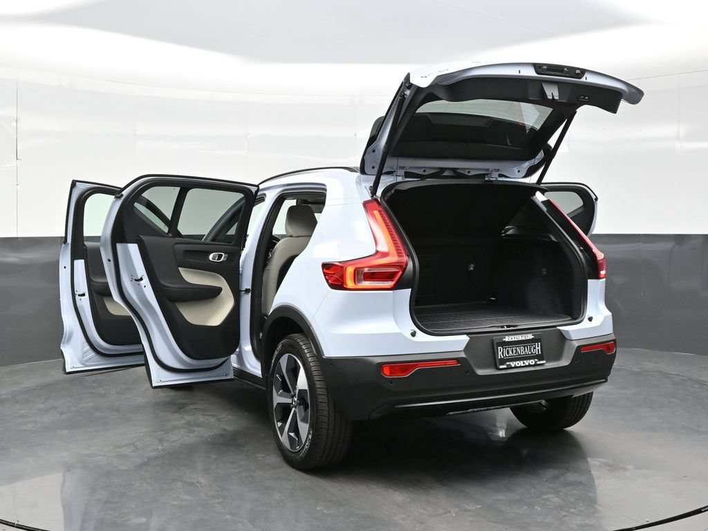 New 2026 Volvo XC40 B5 Plus w/ Protection Package Premier AWD/4WD image 42