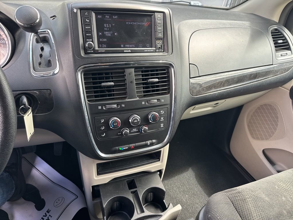 Used 2019 Dodge Grand Caravan SE w/ UConnect Hands-Free Group image 12