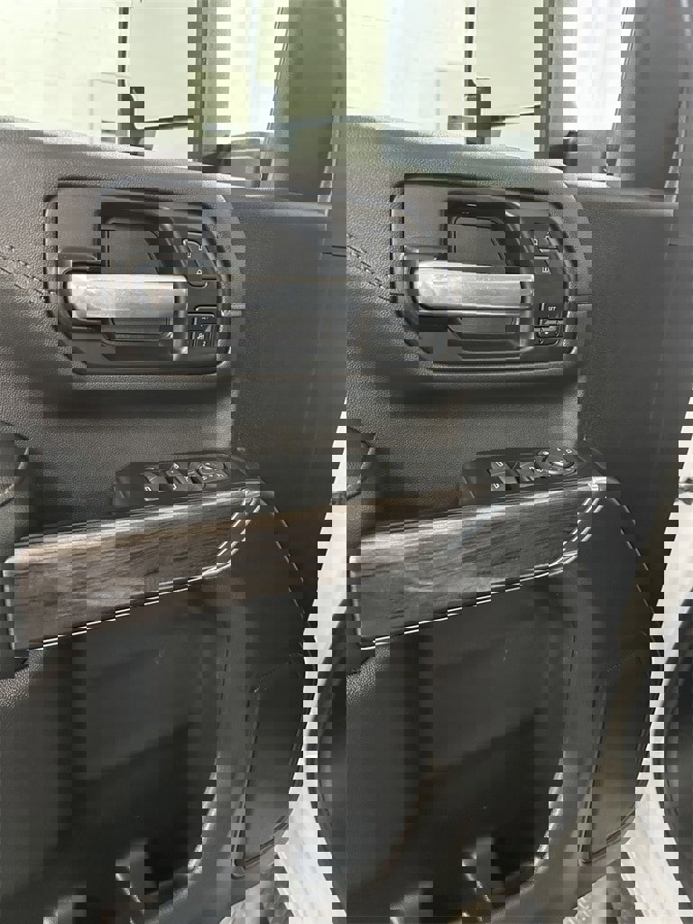 Used 2022 Chevrolet Silverado 2500 LTZ w/ LTZ Plus Package image 10