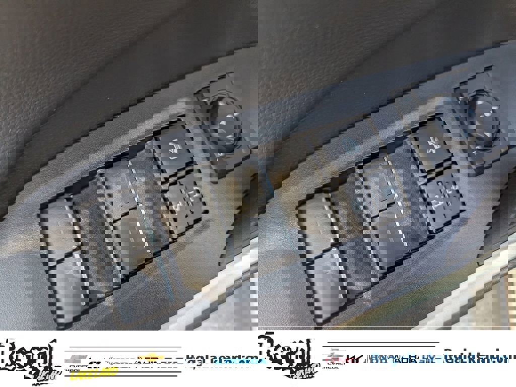 Used 2025 Toyota RAV4 Limited image 16