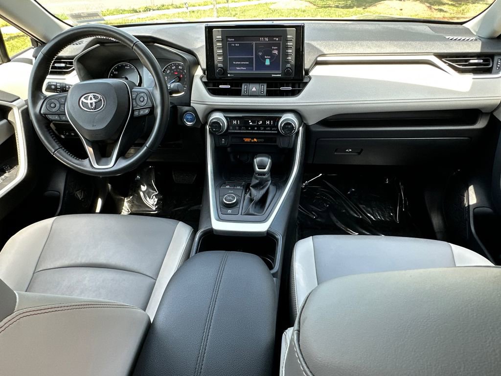 Used 2022 Toyota RAV4 XLE Premium image 15