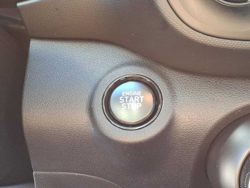 Used 2025 Hyundai Venue Limited image 16