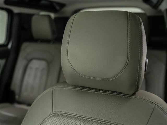 Used 2022 Land Rover Defender 110 S image 14