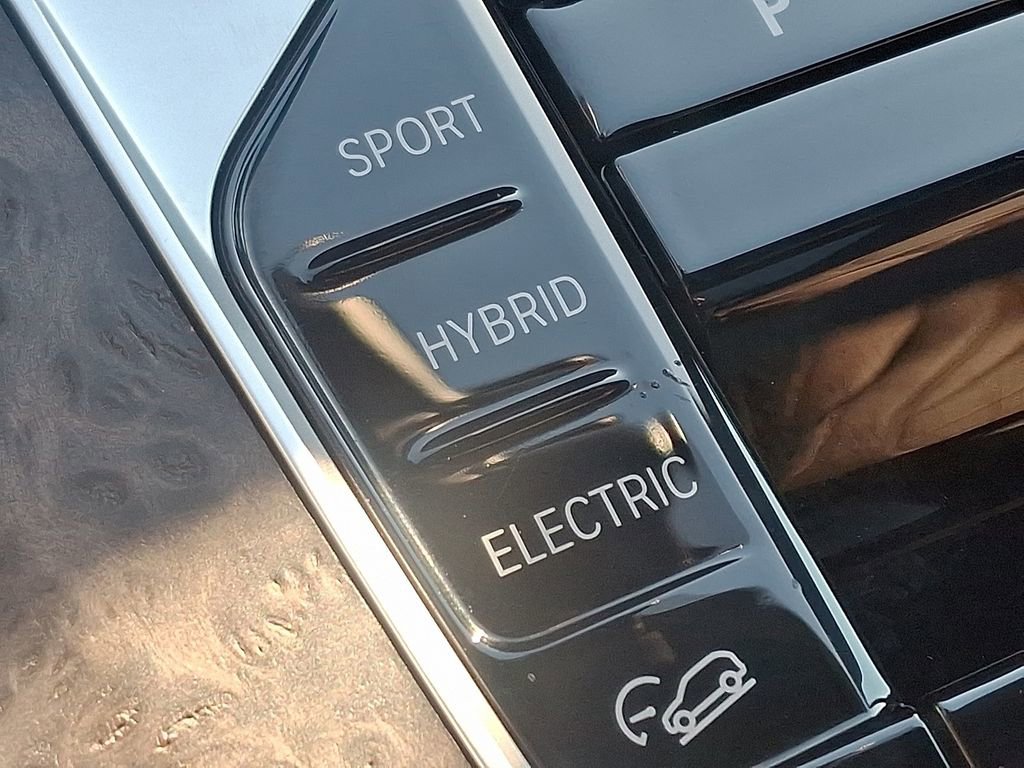 Certified 2026 BMW X5 xDrive50e w/ Climate Comfort Package image 25