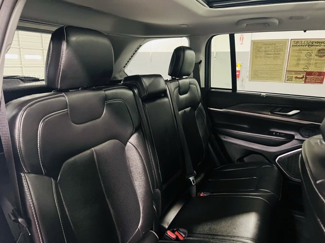 Used 2023 Jeep Grand Cherokee 4WD 4xe w/ Luxury Tech Group II image 32