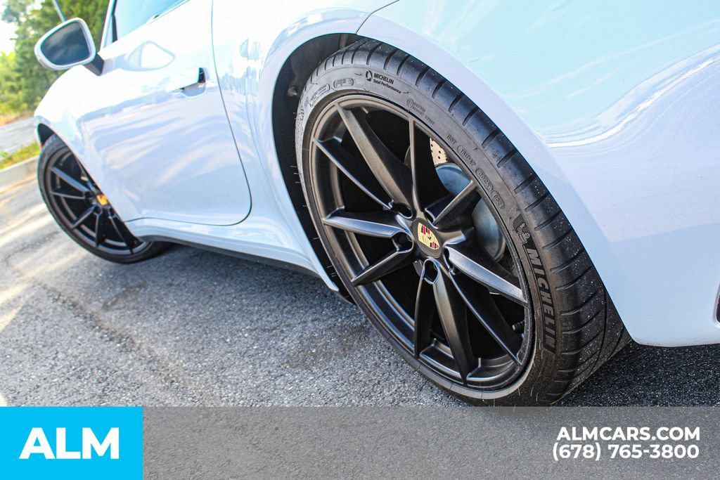 Used 2024 Porsche 911 Carrera RWD image 15