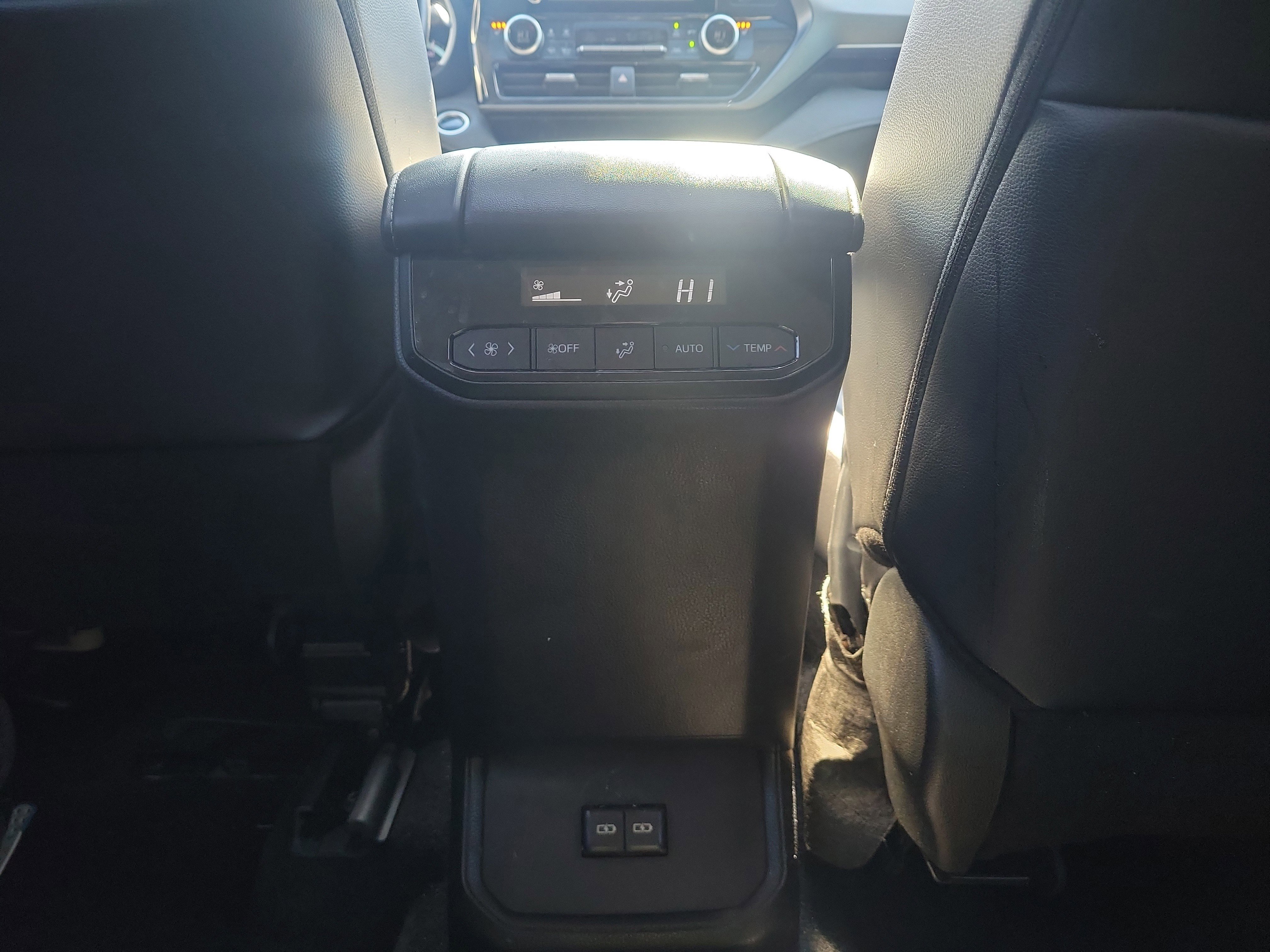 Used 2024 Toyota Highlander XLE image 13