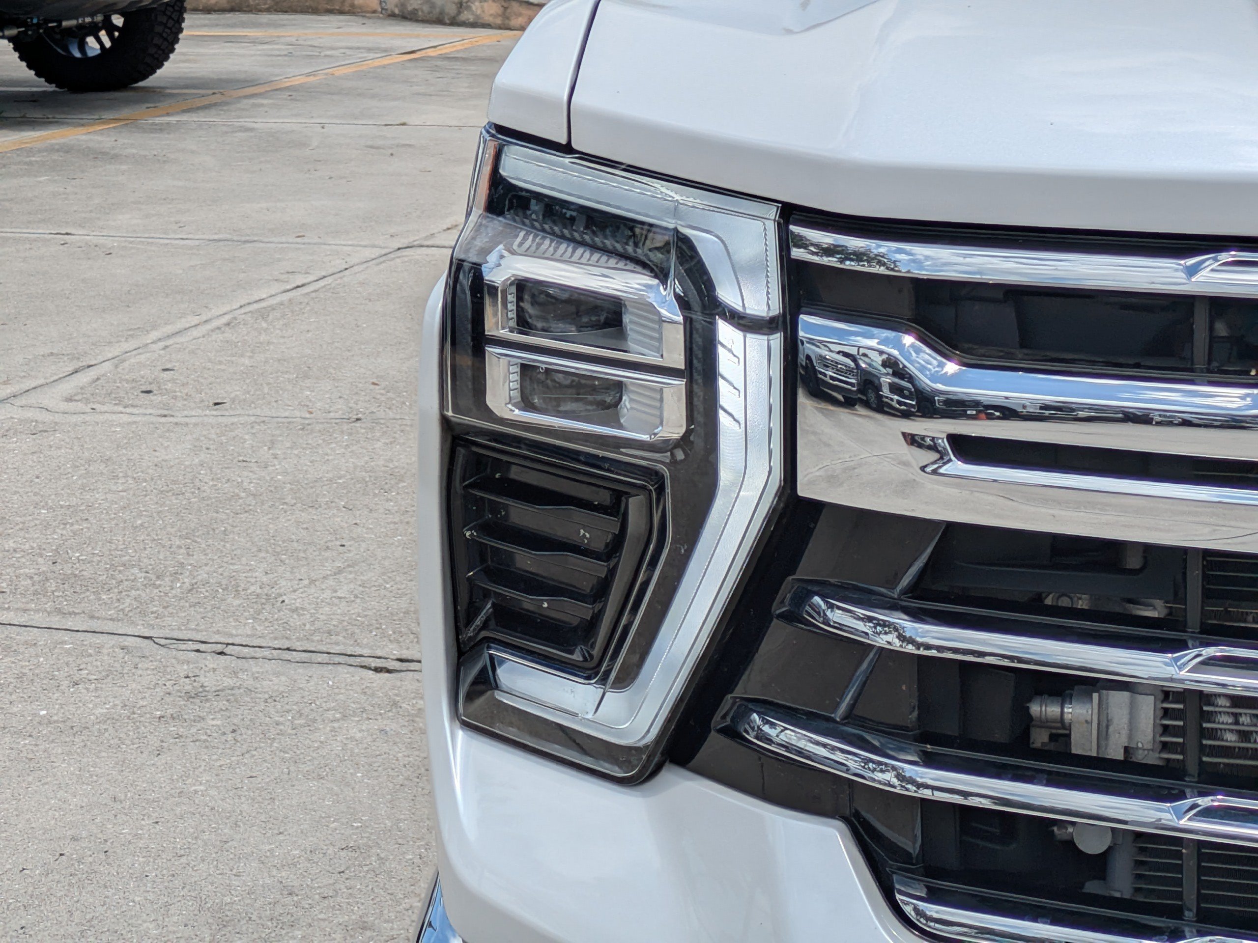 Used 2024 Chevrolet Silverado 3500 LTZ w/ LTZ Plus Package AWD/4WD image 9