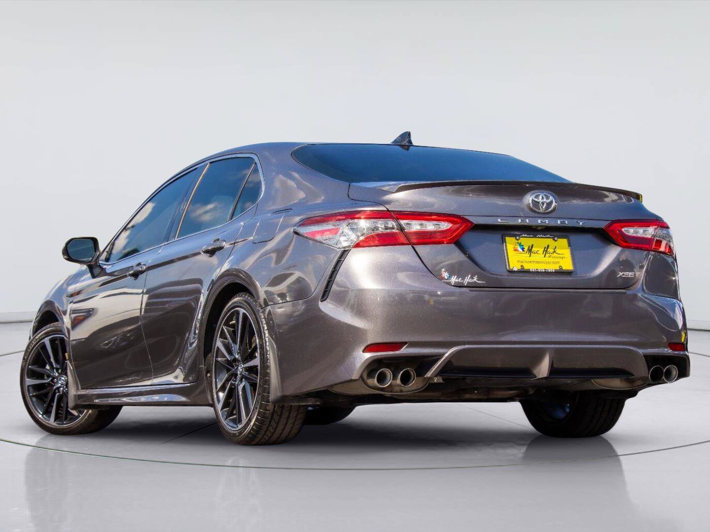 Used 2019 Toyota Camry XSE FWD image 4