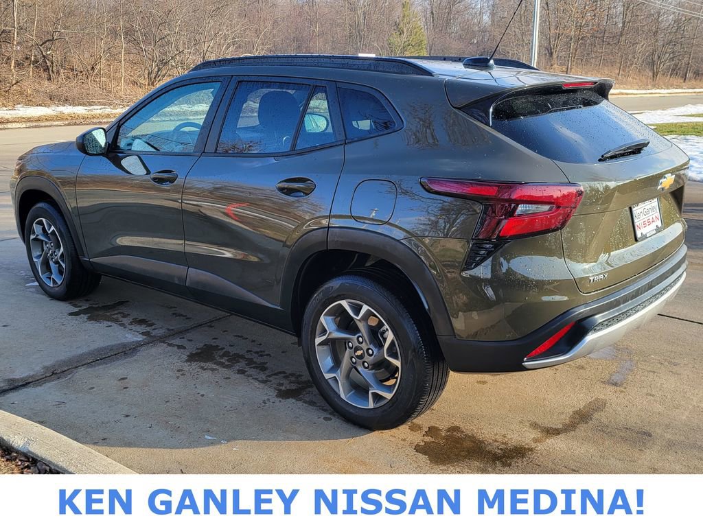 Used 2024 Chevrolet Trax LT image 5