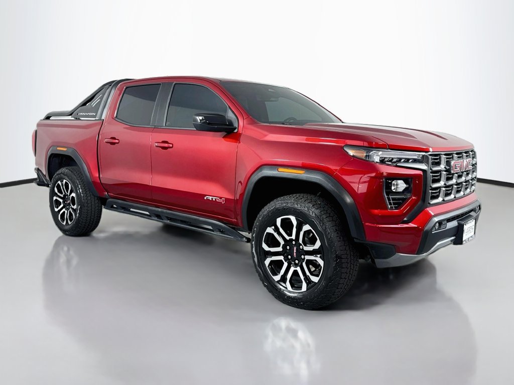 Used 2025 GMC Canyon AT4 w/ Nightfall Edition AWD/4WD image 4