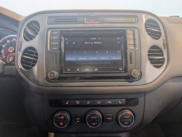 Used 2017 Volkswagen Tiguan Sport image 16