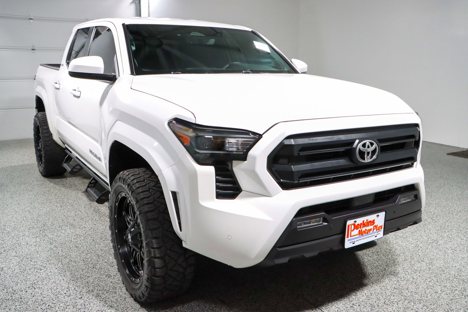 Used 2024 Toyota Tacoma SR5 image 5