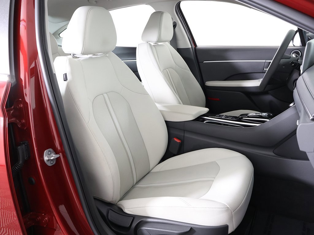 Used 2023 Hyundai Sonata SE w/ Preferred Accessory Package image 30