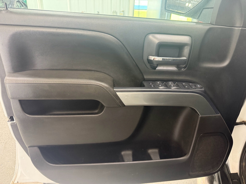 Used 2017 Chevrolet Silverado 1500 LT w/ All Star Edition AWD/4WD image 11