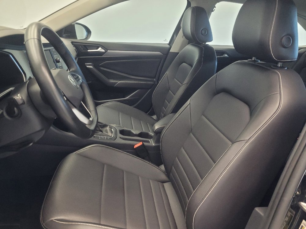 Used 2024 Volkswagen Jetta SE image 17