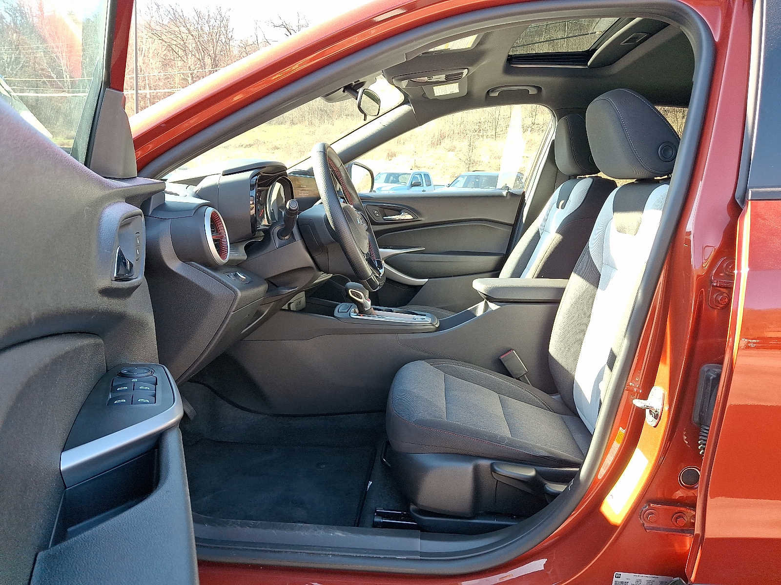 Used 2024 Chevrolet Trax RS w/ Sunroof Package image 13