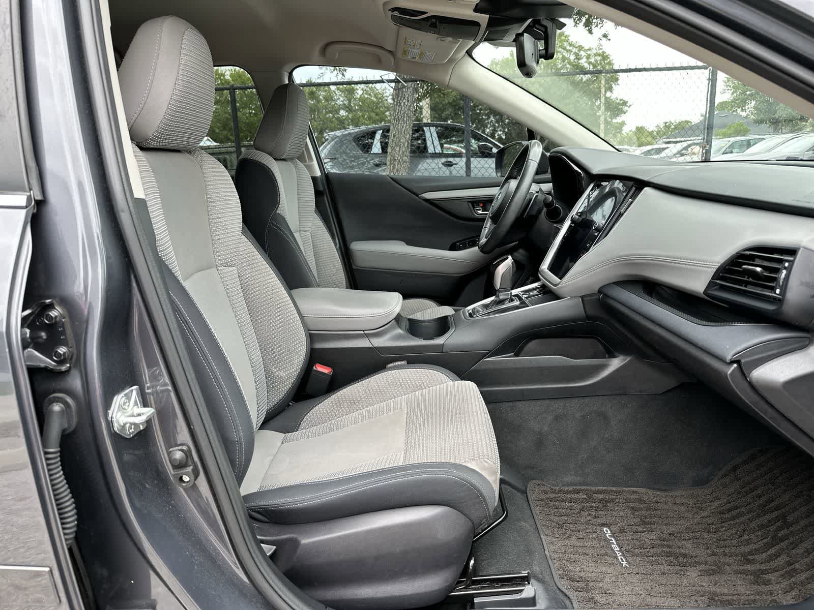 Used 2023 Subaru Outback Premium AWD/4WD image 9