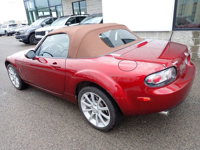 Used 2006 MAZDA MX-5 Miata Grand Touring w/ Premium Pkg RWD image 3