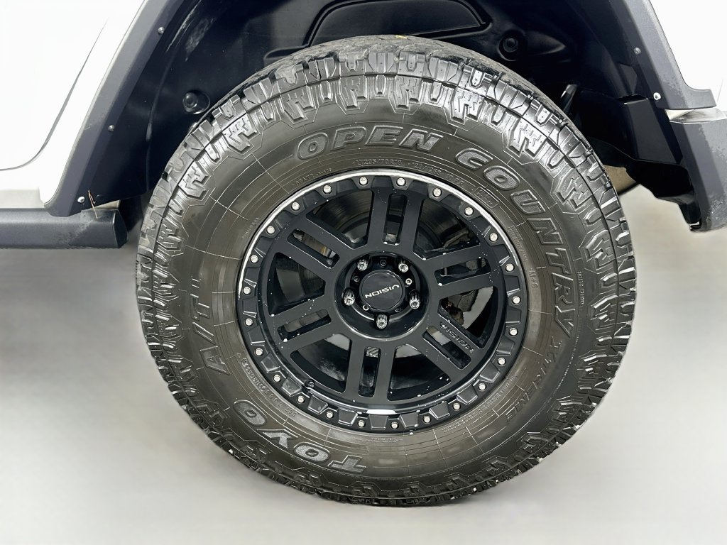 Used 2021 Jeep Wrangler Unlimited Rubicon w/ Cold Weather Group AWD/4WD image 30