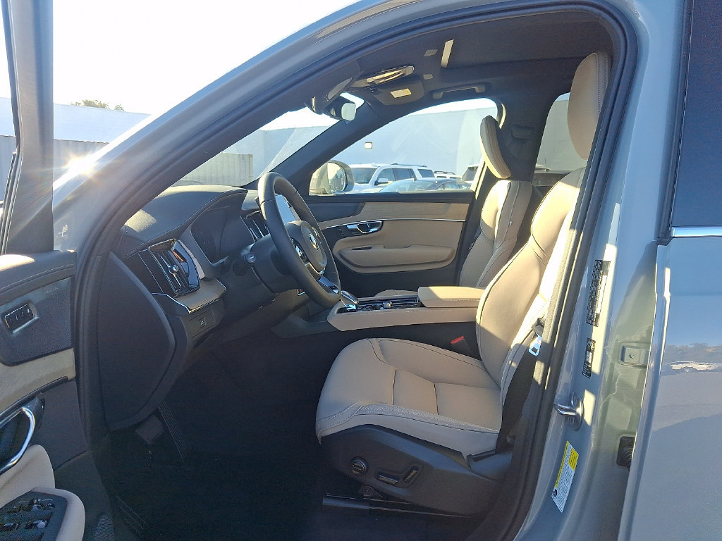 New 2027 Volvo XC90 B6 Plus AWD/4WD image 11