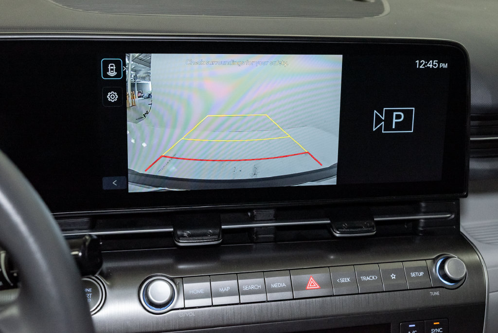 Used 2025 Hyundai Kona SEL FWD image 14