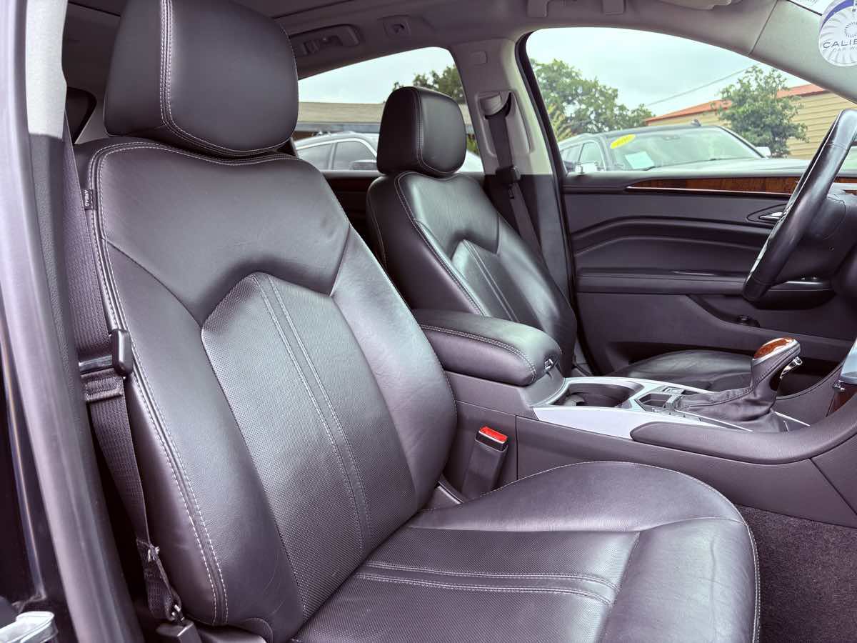 Used 2016 Cadillac SRX Luxury w/ Driver Awareness Package FWD image 17