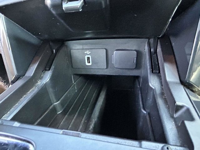 Certified 2019 Ford Explorer XLT w/ Equipment Group 202A FWD image 13