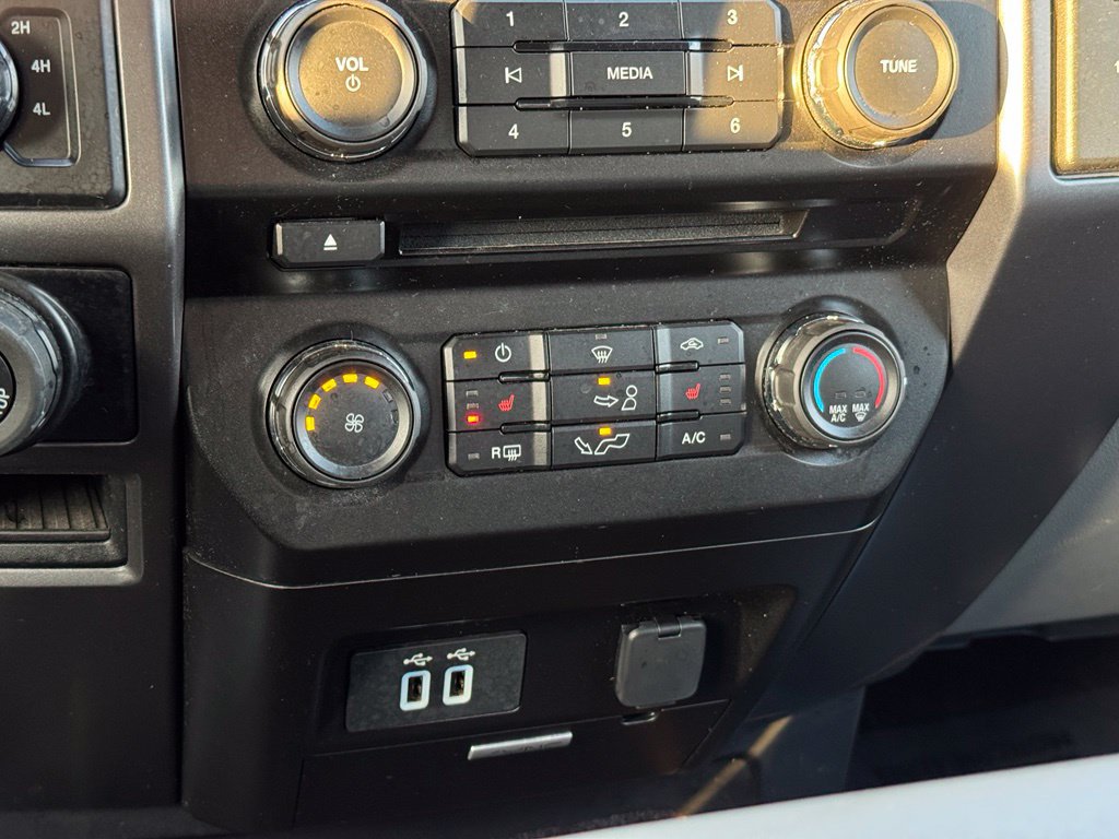 Used 2016 Ford F150 XLT w/ Equipment Group 302A Luxury AWD/4WD image 16