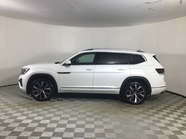 Used 2025 Volkswagen Atlas SEL Premium R-Line image 4