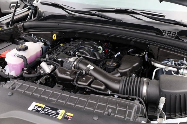 New 2025 Jeep Grand Cherokee L Laredo w/ Luxury Tech Group I AWD/4WD image 8