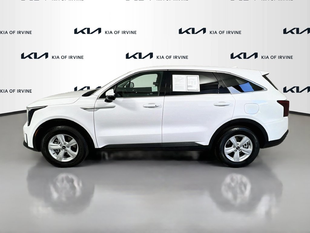 Certified 2025 Kia Sorento LX FWD image 5