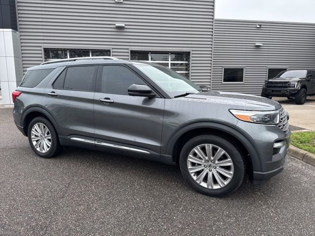 Used 2023 Ford Explorer Limited w/ Limited Technology Package RWD image 2