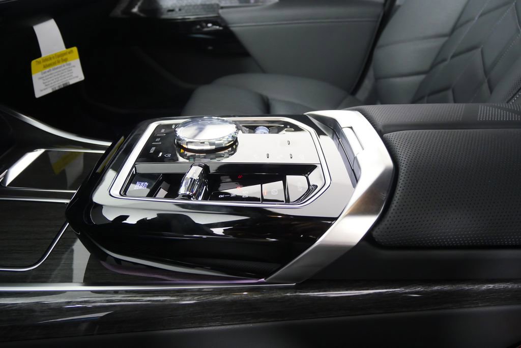 Used 2026 BMW 750e xDrive 750e xDrive w/ Executive Package image 23