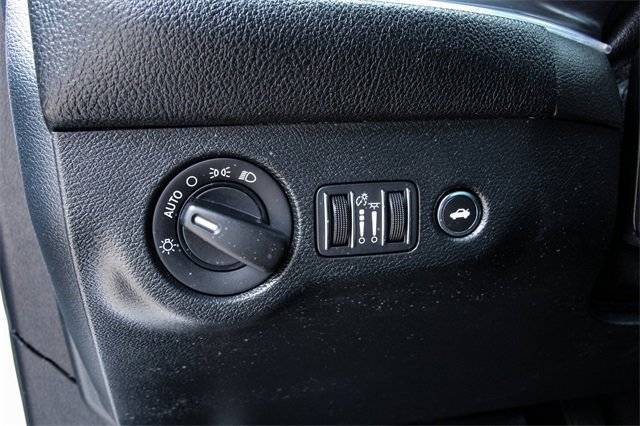 Used 2018 Dodge Challenger SXT image 16