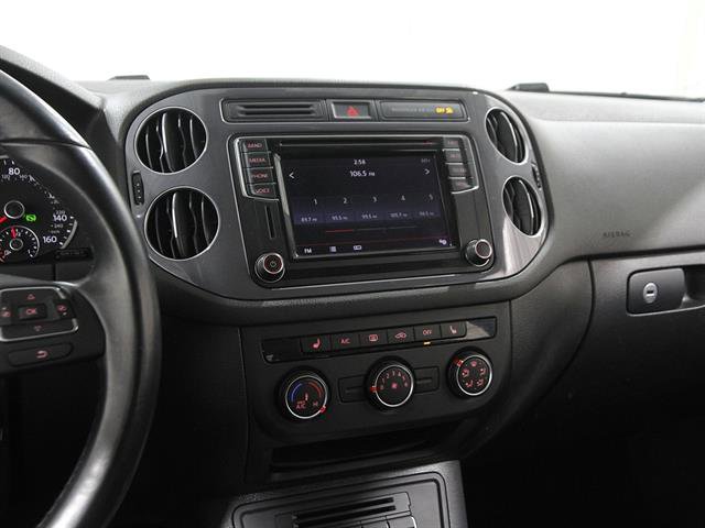 Used 2017 Volkswagen Tiguan S image 9