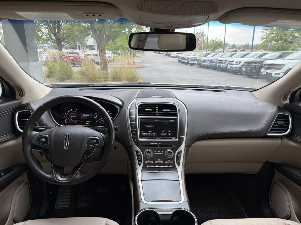 Used 2016 Lincoln MKX Select w/ Select Plus Package AWD/4WD image 33