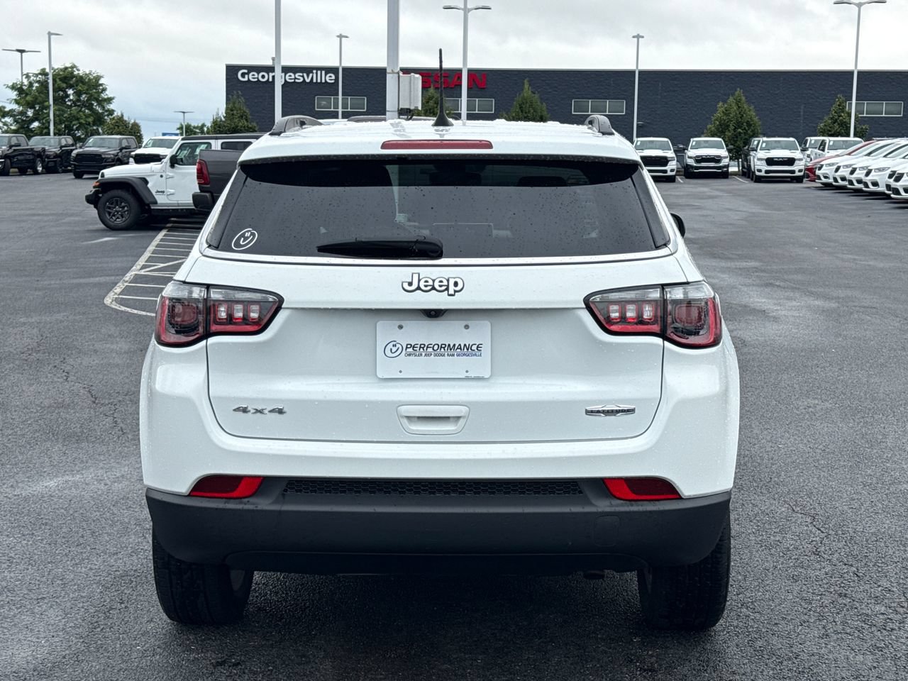 Used 2022 Jeep Compass Latitude w/ Convenience Group AWD/4WD image 4