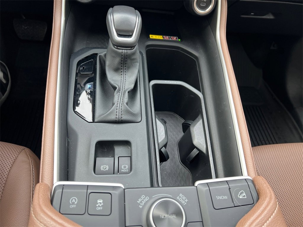 Used 2024 Toyota Grand Highlander Platinum image 25