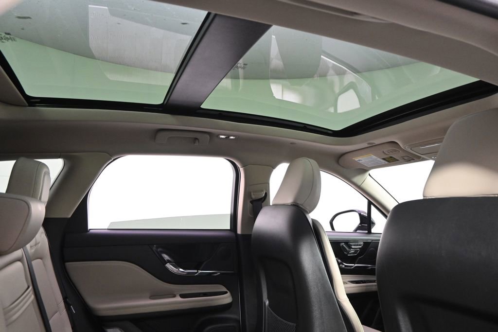 New 2026 Lincoln Corsair Premiere image 17