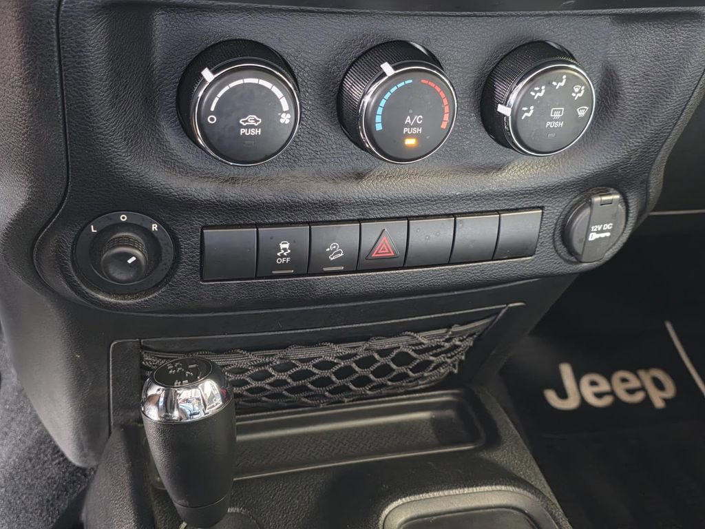 Used 2015 Jeep Wrangler Sport w/ Quick Order Package 24S AWD/4WD image 17
